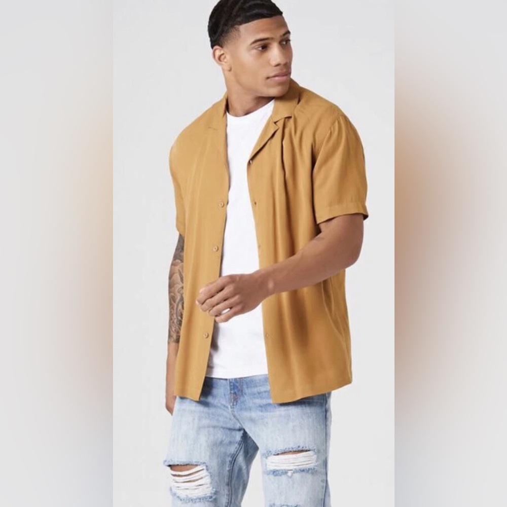 New Men's Short-Sleeve Mustard Brown Button Up Collar Shirt Size XXL Forever 21